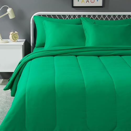 Image of Amazon Basics 7-Piece Soft, All-Season Microfiber Kid's Bed-in-a-Bag Bedding Set with Comforter, Sheets, Pillow Shams and Pillowcases, Full /Queen, Solid Green