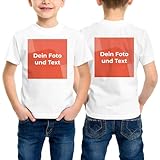 𝐃𝐢𝐞 𝐏𝐞𝐫𝐬𝐨̈𝐧𝐥𝐢𝐜𝐡𝐤𝐞𝐢𝐭 𝐈𝐡𝐫𝐞𝐬 𝐊𝐢𝐧𝐝𝐞𝐬 𝐬𝐭𝐫𝐚𝐡𝐥𝐞𝐧 𝐥𝐚𝐬𝐬𝐞𝐧: Gestalten Sie ein T-Shirt für Kinder mit Namen, Foto oder kreativem Motiv. Diese individuellen T-Shirts machen jedes Outfit besonders. Jetzt direkt über „Jetzt anpassen“ gestalten.