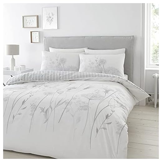 Catherine Lansfield Meadowsweet Floral Reversible Double Duvet Cover Set with Pillowcases White