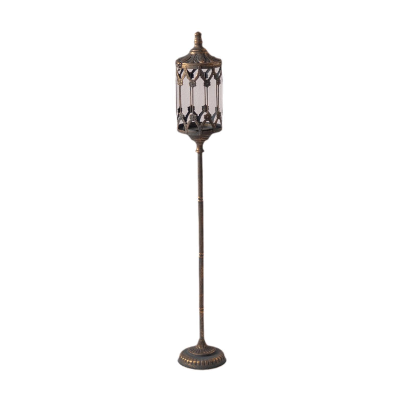 Lampadaire décoratif en fonte vintage pour illuminer vos réceptions au jardin