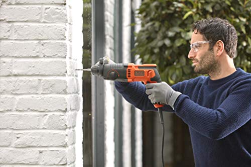 Black+Decker SDS-plus Kombihammer BEHS01 (650 Watt, 1,4 Joule, für effektives Bohren, Schlagbohren und leichte Meißelarbeiten, inkl. 2 SDS-plus Bohrer, Zahnkranzbohrfutter, Adapter) – Bild 6