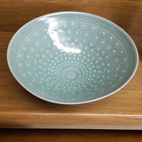 海青堂窯 鄭正黙 菊絵茶碗 共箱 高麗青磁 高麗茶碗 抹茶碗 抹茶茶碗 茶道具 海青堂窯 鄭正黙 菊絵茶碗 共箱 高麗青磁 高麗茶碗 抹茶碗 抹茶