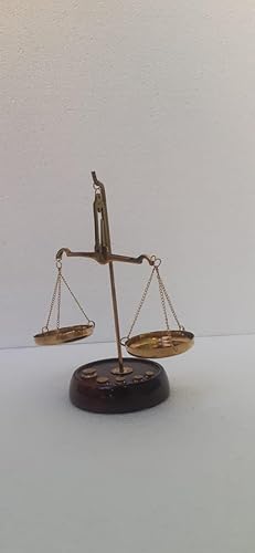 Miniatura 1 de Escala de pesaje antigua de latón elegante Balanza de ley de justicia Decoración de artículos divinos Joyería con peso completo Máquina de pesaje