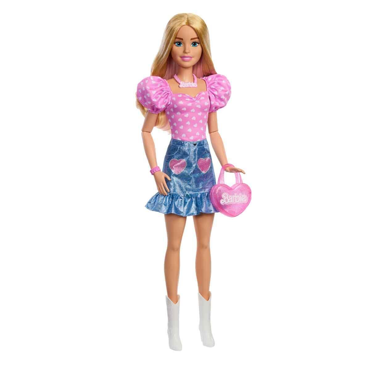 Barbie Lalka modowa blondynka (71 cm) w zdejmowanym ubranku, różowa bluzka, „dżinsowa” spódniczka, kowbojki, naszyjnik i torebka, HYT84