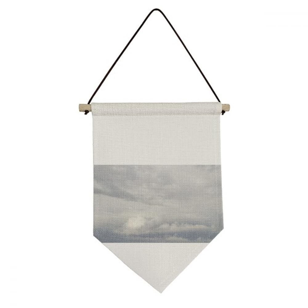 Drapeau en toile résistant motif tempête avec suspension bois intégrée