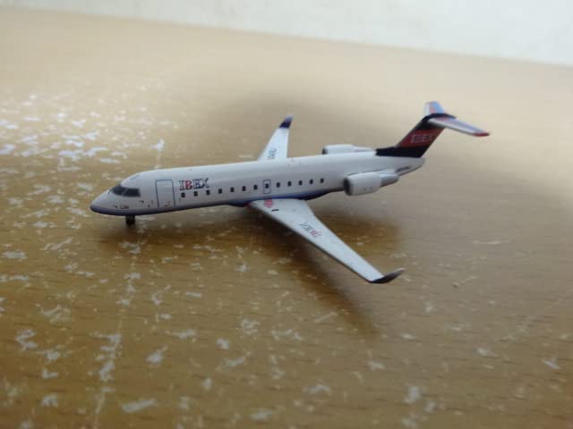 Amazon | 1/400 ジェミニ IBEX CRJ200 | ミニカー・ダイキャストカー