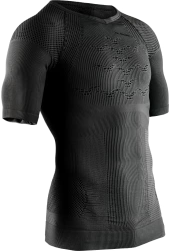 Intimo per una forte performance. Il sistema 3D Bionic Sphere con tecnologia ThermoSyphon mantiene una temperatura corporea perfetta di 37°C in qualsiasi situazione per una performance accurata in qualsiasi momento.