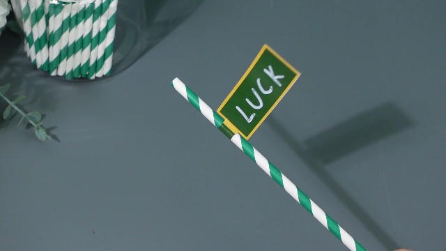 60 pitillos de papel verde y blanco a rayas miniatura 7