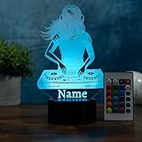 Optechvisual Personalisierte DJ Lampe – LED Nachtlicht mit Name & Gravur – Geschenkidee für DJane, Musikliebhaber & Clubfans – Dimmbares Licht mit Farbwechsel & Fernbedienung – Musik Deko für Zuhause