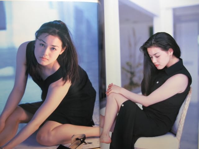 Amazon.co.jp: 古本 写真集 小田茜 PURE : おもちゃ