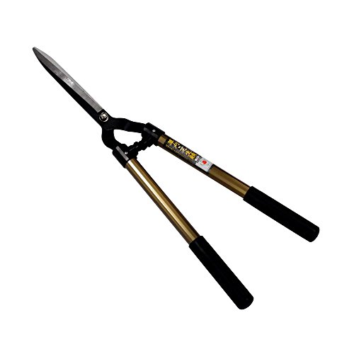 { EŐ