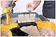 Kinetic Sand Baustellen Koffer - mit 907 g original magischem kinetischem Sand aus Schweden, Baustellenfahrzeug und Zubehör für kreatives Indoor-Sandspiel, für Kinder ab 3 Jahren