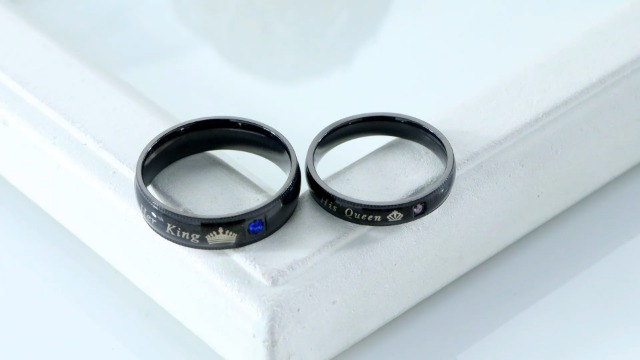Matching King & Queen Couple Rings Set - Stainless Steel Promise/Wedding Bands, His & Hers (Blue & Purple)