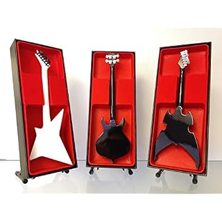 Kiss (Ace Frehely, Gene Simmons, Paul Stanley Ensemble de guitare miniature - Les Beatles, Paul McCartney, John Lennon, RIngo Starr, George Harrison Kiss (Ace Frehely, Gene Simmons, Paul Stanley Ensemble de guitare miniature – Image 2