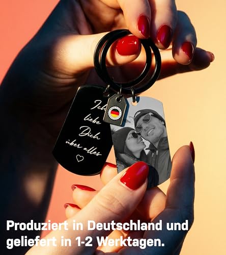 BAVELA Schlüsselanhänger personalisiert mit Bild & Gravur | Personalisierte Geschenke | Weihnachten | Schwarz-Weiß Fotogravur | Geschenk für Freund & Freundin