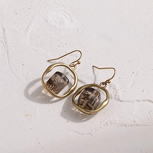 Petites boucles d'oreilles dorées légères pour lobes sensibles