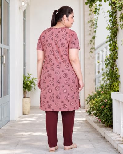 Image of In Love Women's All-Over Printed Cotton Plus Size Longline T-Shirt with Pockets