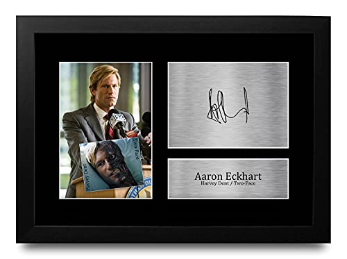Photo signée Aaron Eckhart Dark Knight A4 pour créer une ambiance cinéma chez soi