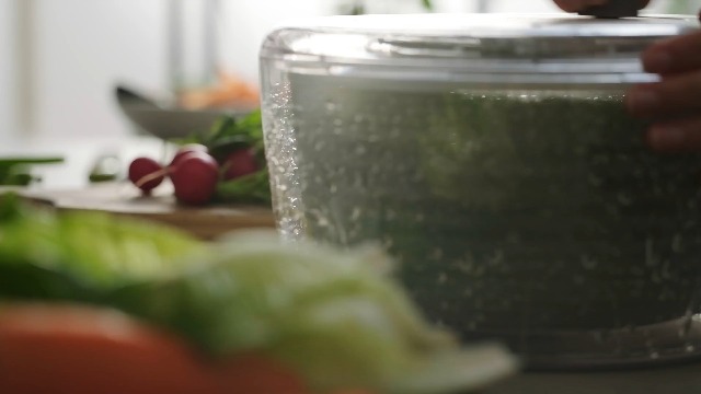 Set Ciotola Insalatiera Joseph Joseph Duo | Con 3 Accessori: Centrifuga, Grattugia E Mandolina | Multicolore | Base Anti-Scivolo - Foto 3