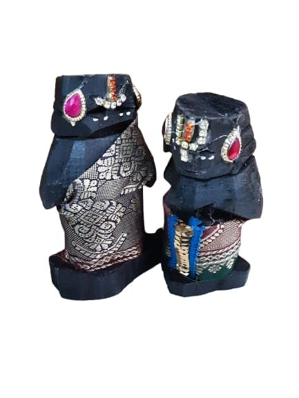 Decorated Marapachi Bommai Dressing Wooden Dolls Bommala Koluvu Pattada Gombe Navratri Golu Raja Rani Male&Female Pair Doll Bommala koluvu Gudiya Marapachi Pair,Dolls,Gudiya H 9cm,L 2cm,W 5cm,W 850 gm (B0DHPCYKQQ) Amazon Price History, Amazon Price Tracker