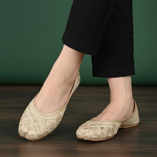 Image of Women's Embroidered Rajasthani Mojari Jutti | Ethnic Punjabi Juttis for Women & Girls | Flat Slip-On Footwear for Wedding, Festive & Casual Wear