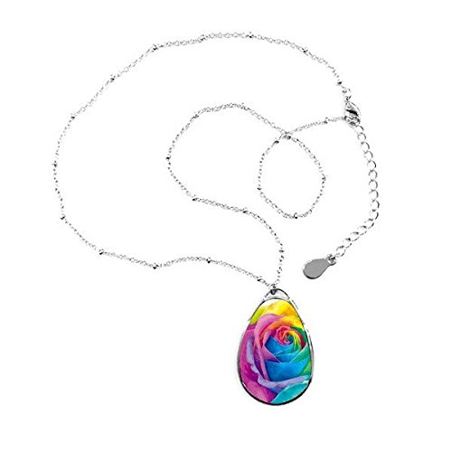 Collier arc-en-gay lesbienne pour affirmer son identité sans compromis sur le style