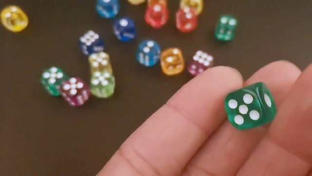 Dés à 6 Faces Translucides - Lot De 50 Pièces, 5 Couleurs, 16 Mm, Avec Pochette