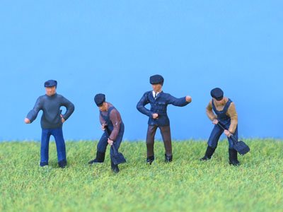 P & D Marsh OO Gauge Loco Crew (4) Painted