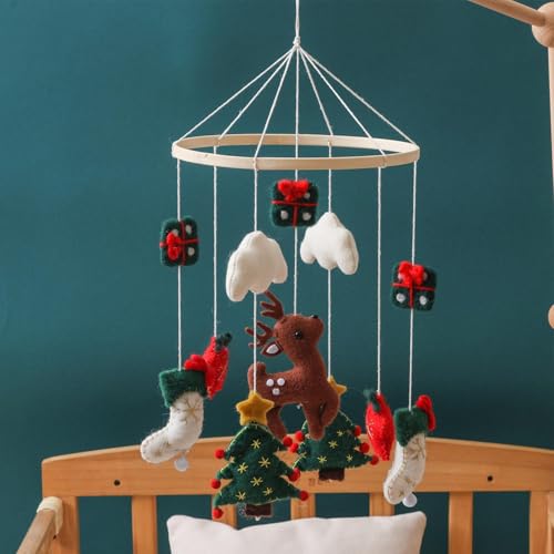 Mobile bébé en feutrine avec renne et sapin pour décoration de lit