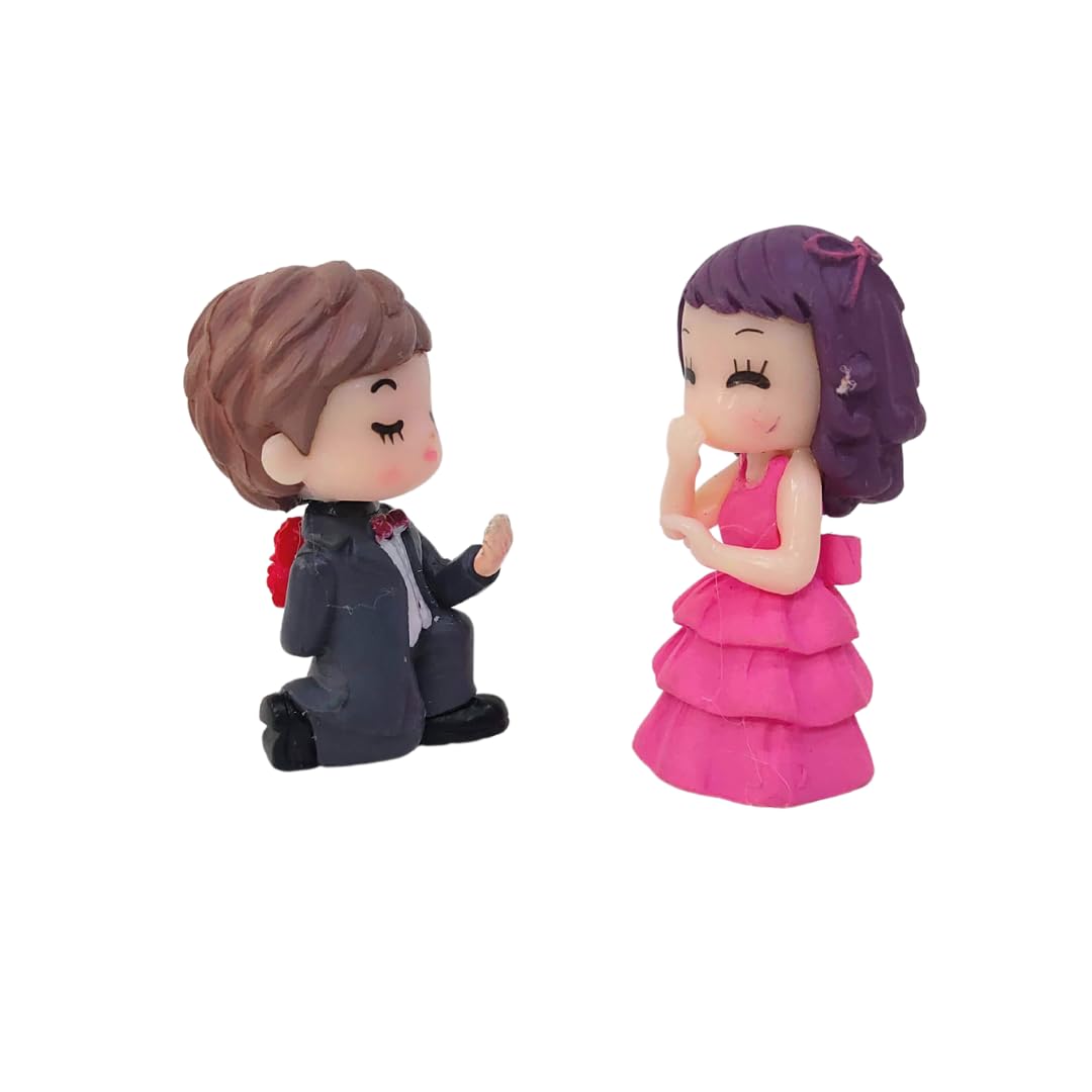 Vida Verde - Proposing Couple - Miniature -Unique Gift, Home, Bedroom, Living Room, Office, Restaurant Decor, Figurines and Garden Decor Items - Resin (1 Set, Multicolor)