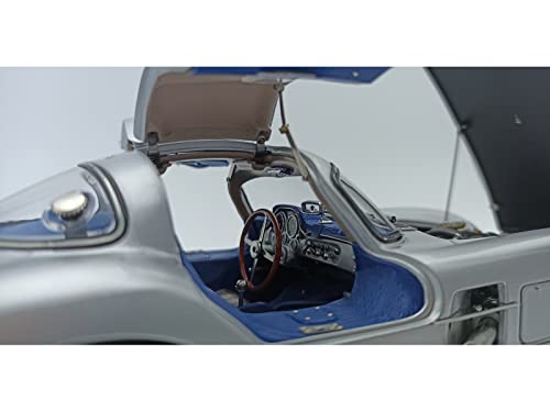 CMC 1955 MB 300 SLR Uhlenhaut Coupe Silver Blue 1:18 miniatura 3