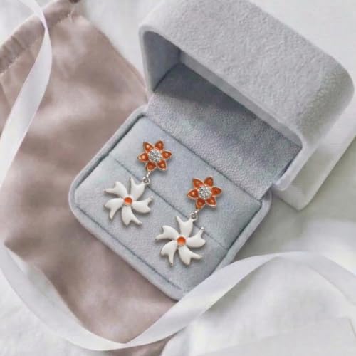 Image of Parasmoni silver earrings for woman