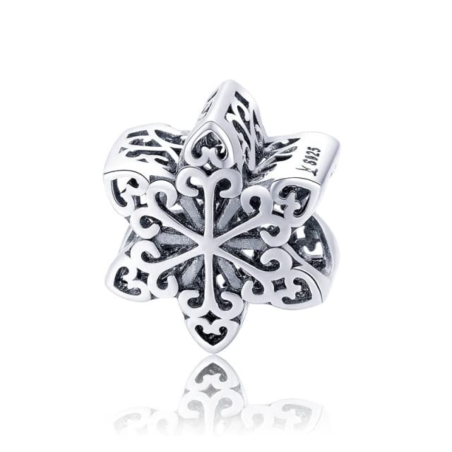 Cuentas de copo de nieve de plata para lucir en tus pulseras durante el invierno