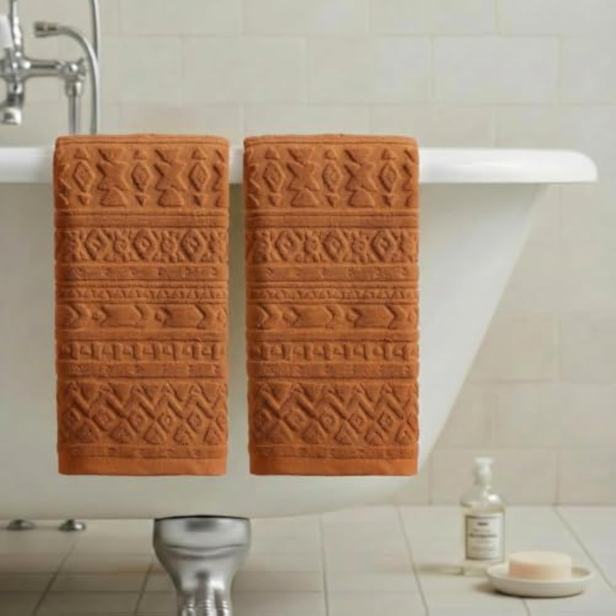 2 Pcs Caramel 3D Geometric Design Hand Towels