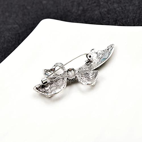 Broche style ancienne strass pour rendre une tenue de fête élégante