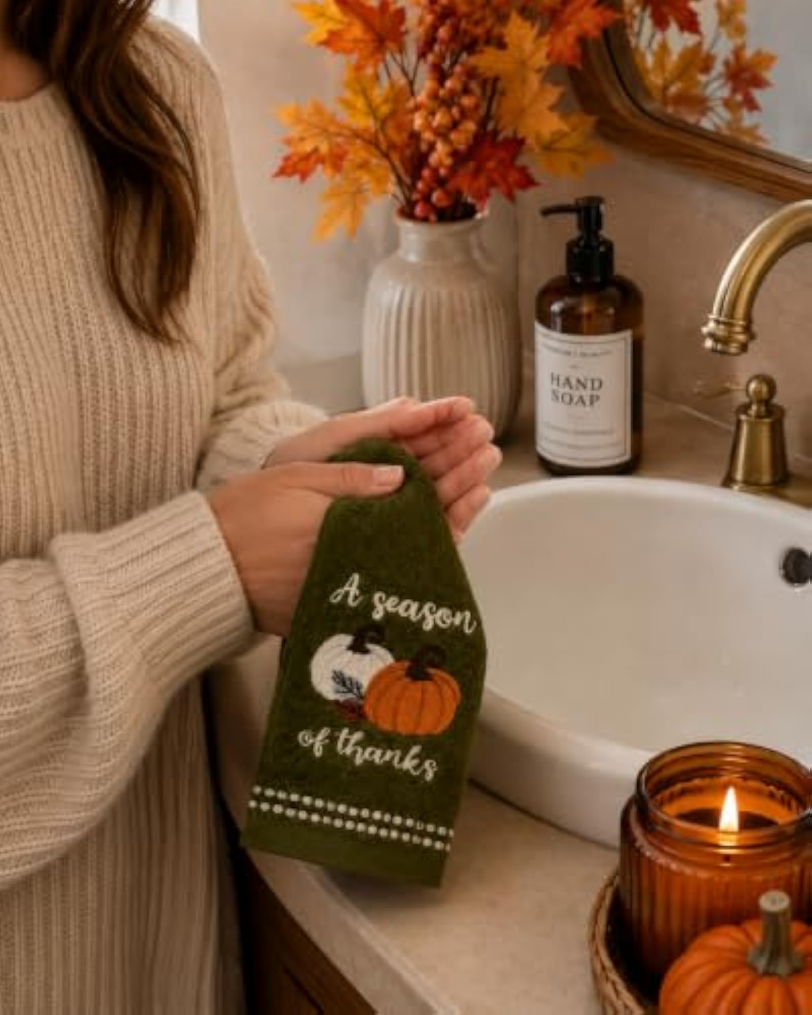 Autumn Fall Fingertip Towels, Pumpkin Design, 2 Piece Set