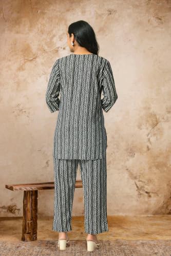 Image of Women's Pure Cotton Printed Night Suit,Top and Relaxed Pajama Set, Stylish Sleepwear