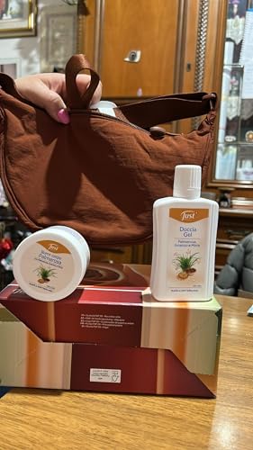 Just Set Regalo Bellezza con Borsa in Marrone, Burro Cacao e Prodotti per la Cura della Pelle, Set da Viaggio con Custodia Elegante