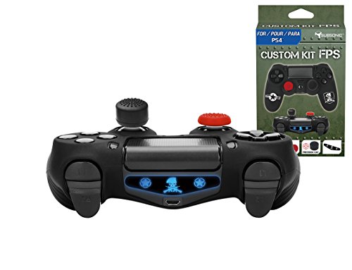 Subsonic - Housse de protection en silicone pour manette Playstation 4 - Pack d'accessoires de customisation avec coque souple, thumb grip caps pour joystick et sticker pour PS4 Slim / PS4 Pro - Camo