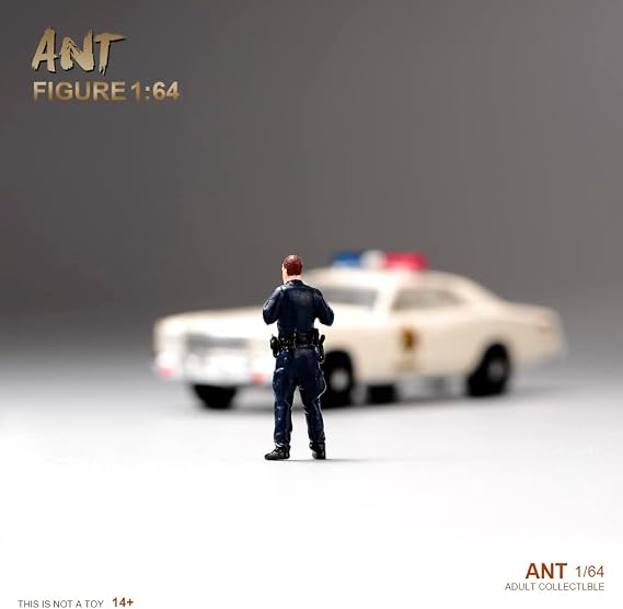 Painted Miniatures 1/64 Scale Diorama Figure Tiny People Action Figure Doll Model Scene Props for Cars Vehicles (ZZ00084)