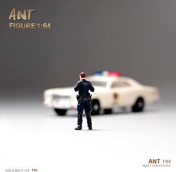 Painted Miniatures 1/64 Scale Diorama Figure Tiny People Action Figure Doll Model Scene Props for Cars Vehicles (ZZ00084)