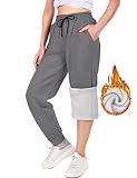 【PANTALONES DEPORTIVOS SLIM FIT MUJER】Pantalones de chándal clásicos con cintura alta, cintura elástica, cordón ajustable y puños en los tobillos, 4 bolsillos para ayudarle, liberar sus manos, guardar las llaves, los teléfonos móviles y algún cambio para su entrenamiento más convenientemente, súper longitud y espacio absoluto para las piernas sin restricciones, tejido de sudor suave y ligero, es tan adecuado para los deportes como para llevar en el ocio o la vida cotidiana.