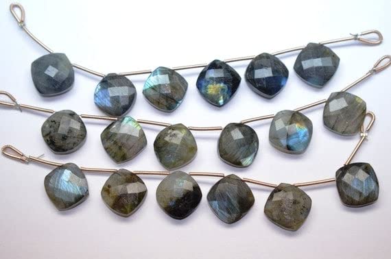 Labradorite naturelle 14mm haut de gamme taillée en briolette de coussin