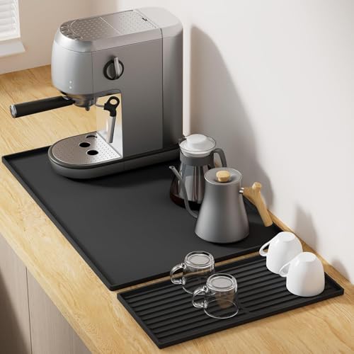 Tapis Machine à Café en Silicone 60×40cm avec Tapis Égouttoir 40×19cm + Porte-Capsules Magnétique – Antidérapant, Bords Surélevés, Résistant à la Chaleur, Idéal pour Cuisine & Coin Café (Noir)