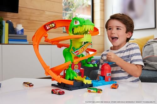 Hot Wheels Toy Car Track Set, City T-Rex Fire Battle Playset and 1 Die-Cast Fire Engine in Scale 1:64, Over 45 cm, Multiple Race Exits, Moving Dinosaur Eyes, JBM73