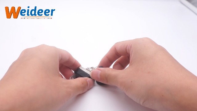 Heschen Metal Toggle Switch SPDT Permanent (switch) ON/OFF/ON 3