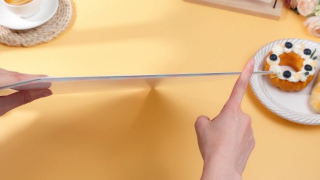 Tabla de cortar de vidrio Hushee con diseño lazo rosa miniatura 7