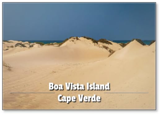 Dimensioni: 53 x 80 mm dune di sabbia sulla costa dell\'oceano atlantico, isola di Boa Vista, Capo Verde. luminoso terreno sabbioso, caldo giorno invernale. messa a fuoco selettiva sui dettagli, offuscata, magnete
