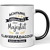JUNIWORDS Tasse, Achtung, erheben Sie sich! Ihre Majestät die Klavierpädagogin, die betritt den Raum, Schwarz (5973844)