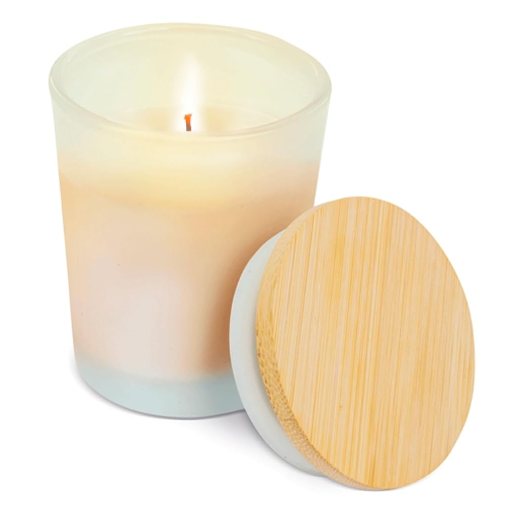 Lote de 24 Velas con aroma a vainilla, presentadas en un tarro de cristal y con tapa de bambú. Medidas: 5.50 x 7.00.